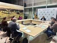 Agricultura analiza con la CEA, UGT y CCOO "el alto grado de cumplimiento" del Pacto Social y Económico