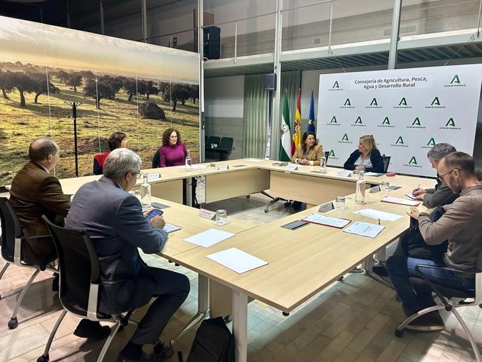Agricultura analiza con la CEA, UGT y CCOO la evolución del Pacto Social y Económico