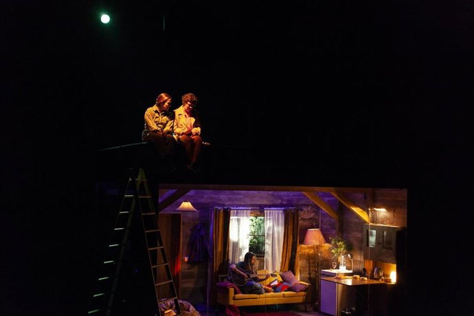 Nota De Prensa: El Teatro Central Recibe La Visión Contemporánea De La Guerra Civil Del Creador Celso Giménez