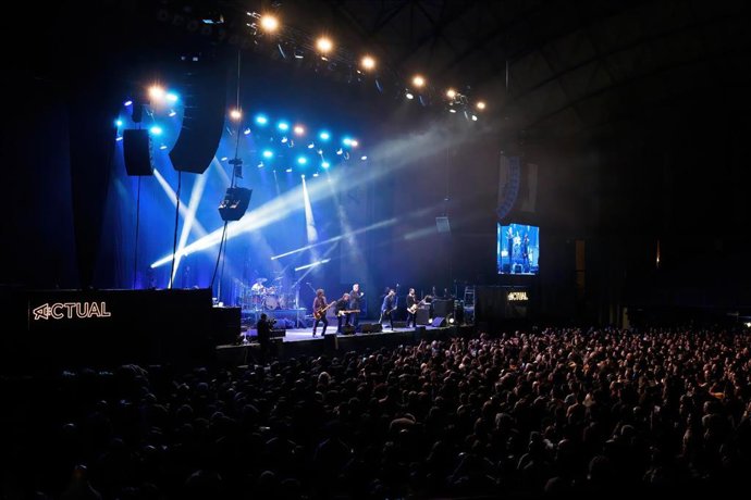 Vista general del concierto de Loquillo en el Festival Actual 24, en el Palacio de los Deportes, a 3 de enero de 2024, en Logroño