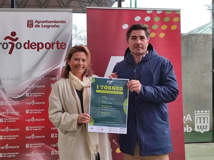 La vicepresidenta de Logroño Deporte, Laura Arrieta, y el presidente de la Federación Riojana de Pádel, Álvaro Chandro