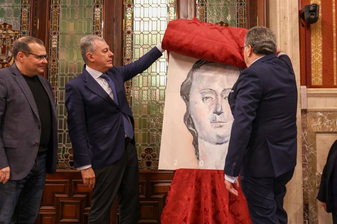 El pintor Santiago Ydáñez es el autor del cartel que da color e ilustra los aniversarios que celebra la Hermandad de la Hiniesta, del barrio de San Julián.