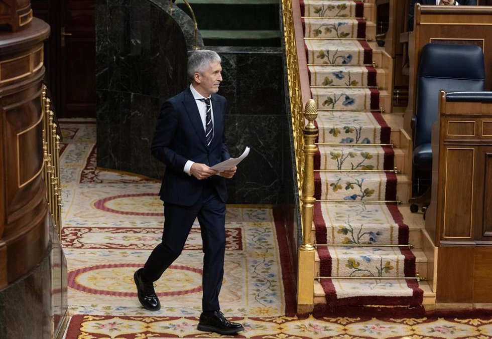 Archivo - El ministro de Interior, Fernando Grande-Marlaska, en una sesión plenaria