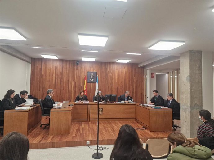 Imagen de la segunda jornada del juicio del fisioterapeuta de Vigo acusado de abuso sexual.