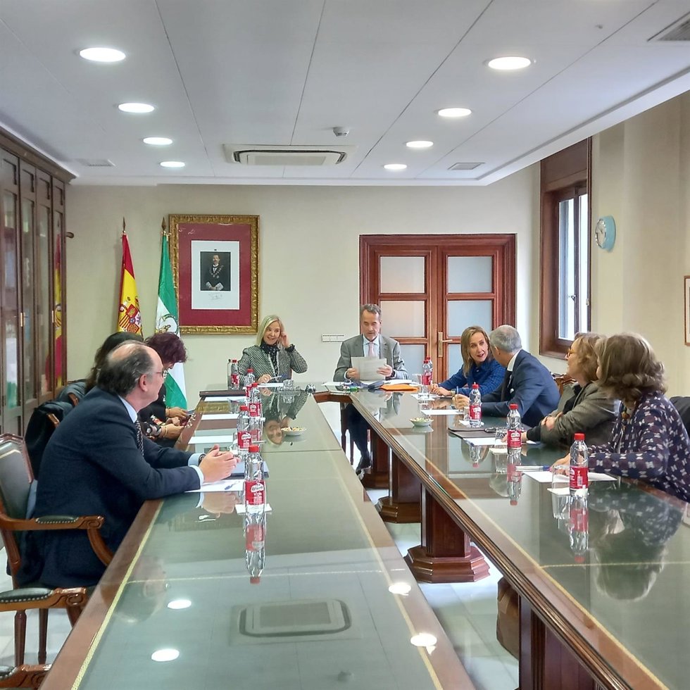 La fiscal Superior de Andalucía, Ana Tárrago, y el fiscal de Sala de Seguridad y Salud en el Trabajo, Angel Luis Marín, en la reunión de coordinación con los fiscales delegados de esta especialidad.