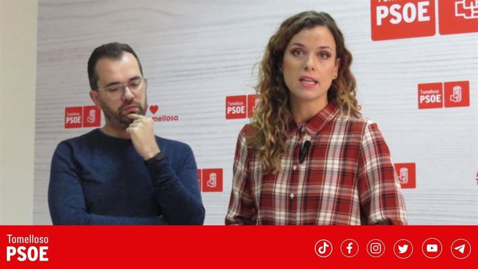 Los concejales del PSOE en el Ayuntamiento de Tomelloso Nazareth Rodrigo y Raúl Zatón.