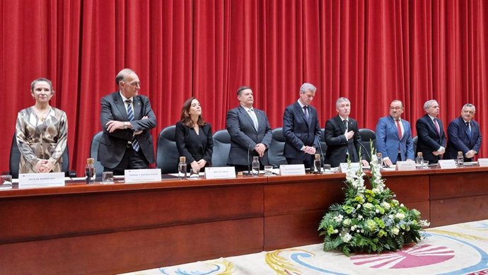 El nuevo rector de la UDC, Ricardo Cao, toma posesión en un acto con autoridades, entre ellas el presidente de la Xunta, Alfonso Rueda