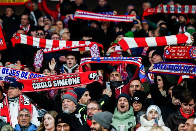 Archivo - Aficionados del Atlético de Madrid