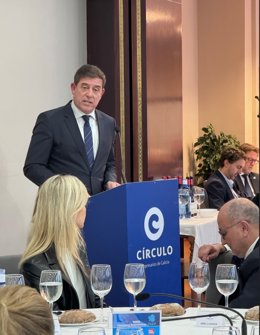 El candidato del PSdeG a la presidencia de la Xunta, José Ramón Gómez Besteiro, en el Círculo de Empresarios de Galicia, en Vigo, a 16 de enero de 2024.