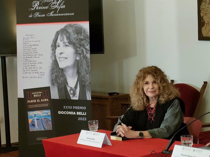 Archivo - La poeta Gioconda Belli en Salamanca durante la presentación de su antología 'Parir el alma'