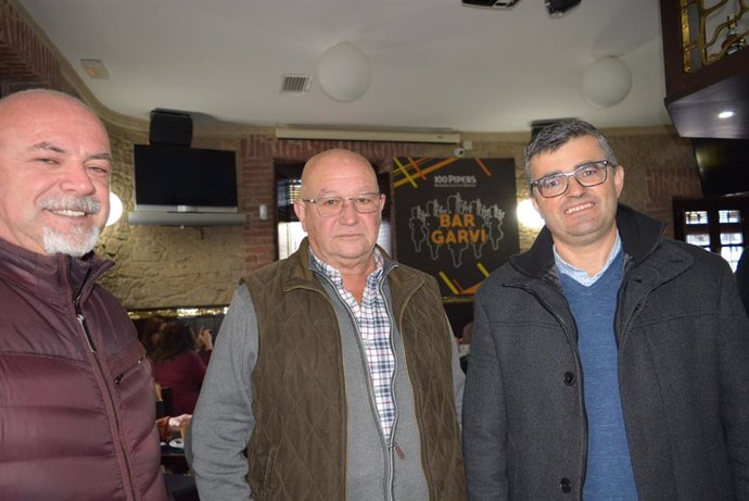 El delegado de Empleo, José Javier Martín, primero por la derecha en la imagen, en el restaurante Garví