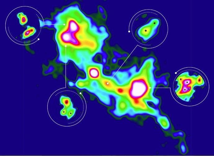 Imagen en falso color de la región de formación estelar masiva G333.23–0.06 a partir de datos obtenidos con el radioobservatorio ALMA.