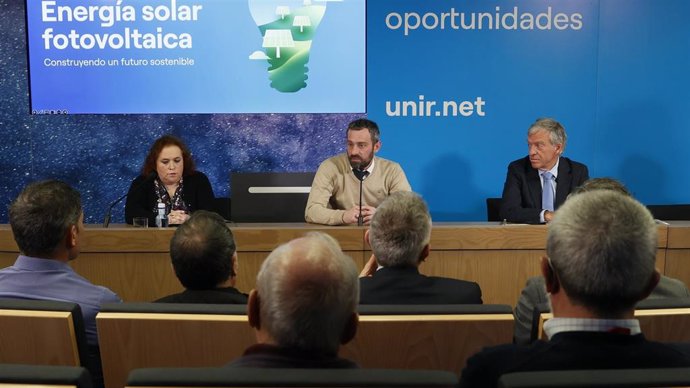 Expertos UNIR coinciden en que la energía fotovoltaica es "una oportunidad para la biodiversidad y economía del país"