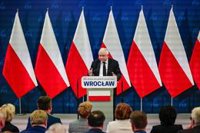 La comisión de Ética del Parlamento de Polonia reprende al líder del PiS por llamar "agente alemán" al primer ministro