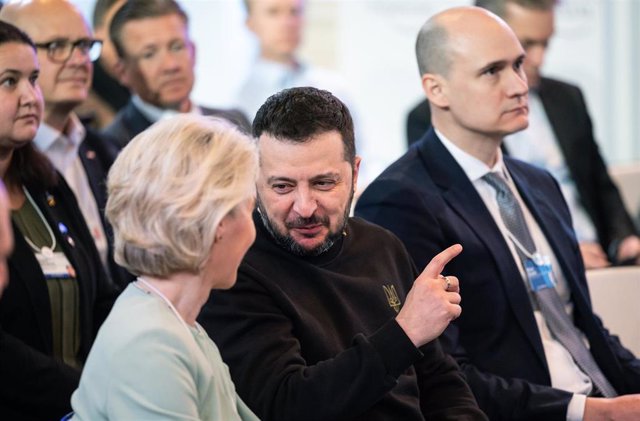 El presidente ucraniano, Volodimir Zelenski, y la presidenta de la Comisión Europea, Ursula von der Leyen, en Davos