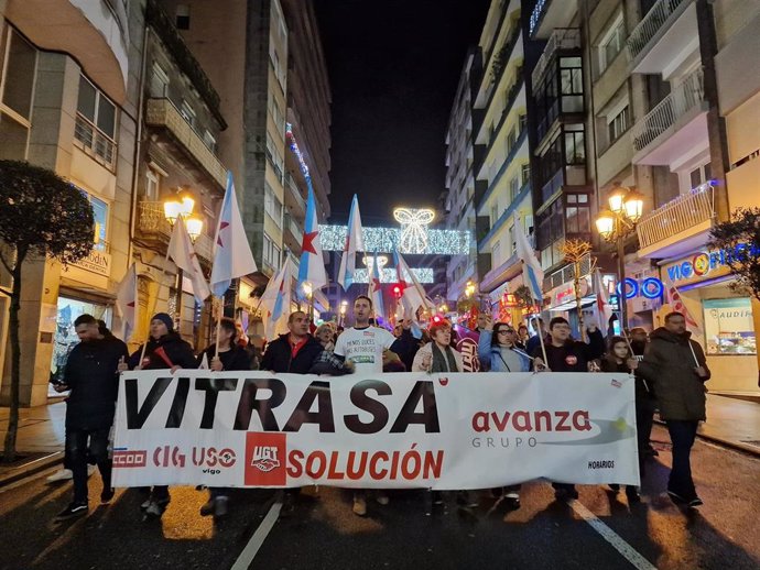 Archivo - Trabajadores de Vitrasa manifestándose en Vigo.