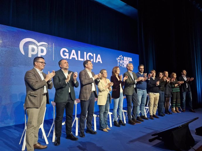 Todos los conselleiros de la Xunta de Galicia este martes en Vigo.