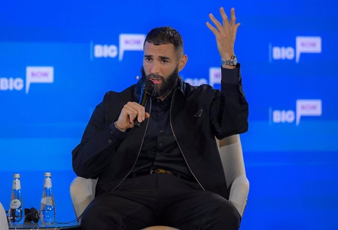 Archivo - 15 November 2023, Saudi Arabia, Diriyah: Al-Ittihad's Karim Benzema speaks during a session titled "Stars in the Desert" on the first day of the seventh edition of the Misk Global Forum (MGF) in the Al-Bujairi hill in Diriyah. Photo: -/Saudi P