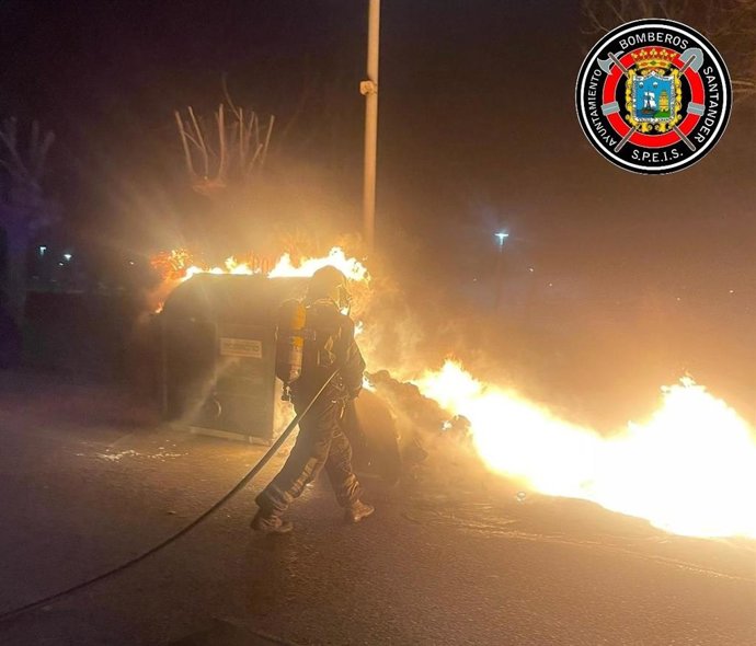 Quemados cinco contenedores esta madrugada en Santander