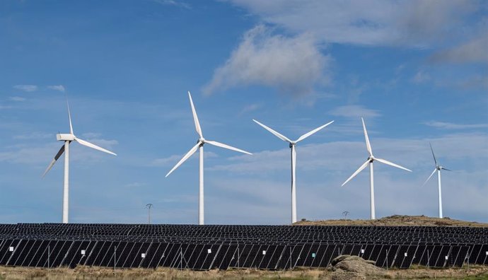 EDPR conecta a la red el primer parque híbrido eólico-solar de España