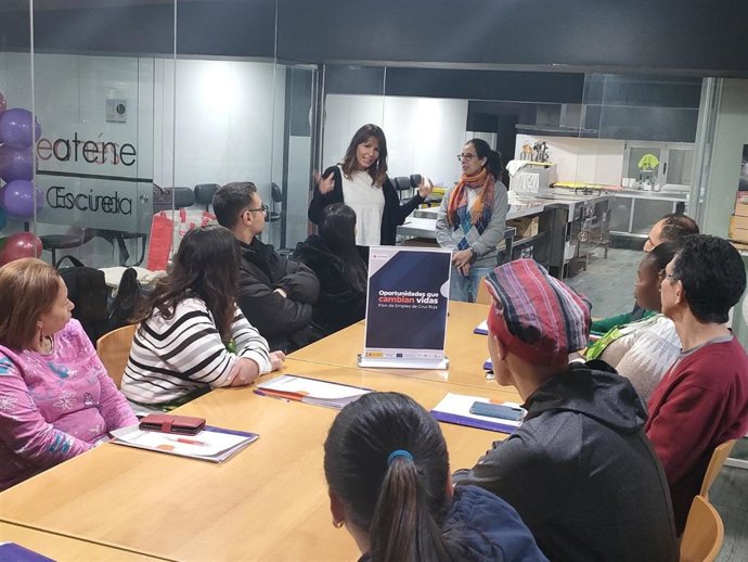 Cruz Roja León busca capacitar e insertar laboralmente a 1.100 personas de toda la provincia.