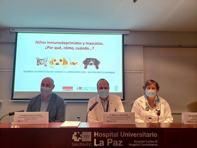 El Hospital Universitario La Paz-IdiPAZ presenta una guía innovadora destinada a mejorar la convivencia segura entre niños trasplantados y sus mascotas, en colaboración con la Fundación Mapfre y la Asociación Española de Pediatría (AEP)