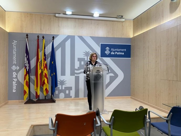 La portavoz del Ayuntamiento de Palma, Mercedes Celeste, en rueda de prensa.