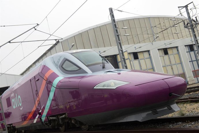 Archivo - Ave 'low cost' de Renfe, Avlo
