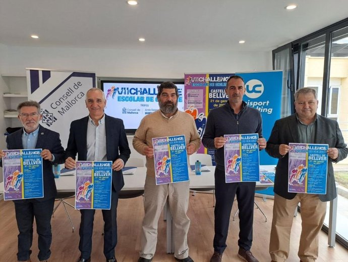 El consejero de Medio Ambiente, Pedro Bestard, el director insular de Deportes, Toni Prats, el presidente de la Federación de Ciclismo, Antonio Bauzá y el organizador de Unisport Consulting, Manolo Hernández, en la presentación de la prueba ciclista.