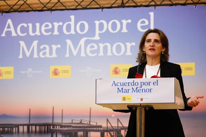 La vicepresidenta tercera del Gobierno y ministra para la Transición Ecológica y el Reto Demográfico, Teresa Ribera, en una rueda de prensa en Murcia