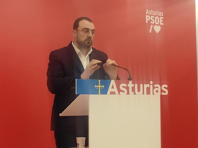 Archivo - Adrián Barbón