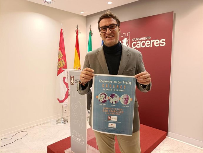 El concejal de Cultura, Jorge Suárez, en la presentación de 'Canciones en su tinta'