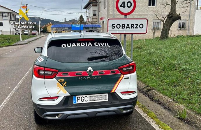 Rdo. Nota De Prensa Guardia Civil (Detenida La Presunta Autora De Rociar Con Un Producto Corrosivo A Tres Vehículos En Sobarzo)