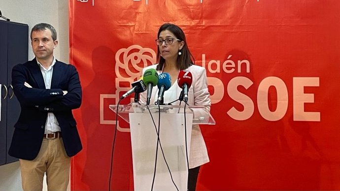 Julio Millán y África Colomo.