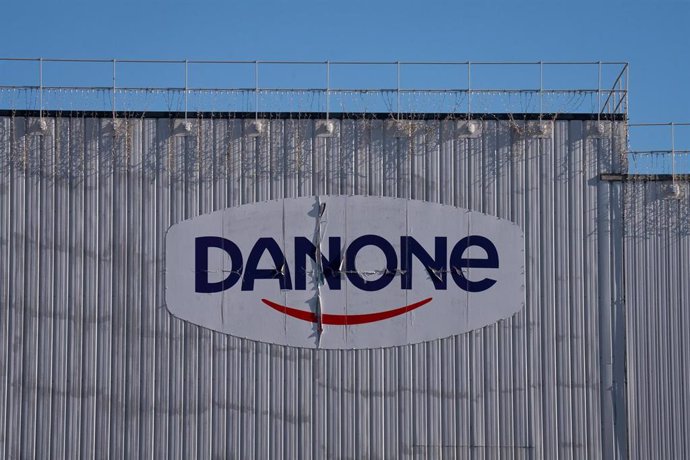Fachada de la fábrica de Danone España, a 12 de enero de 2024, en Parets del Vallès