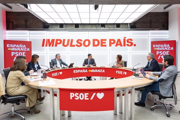 El secretario general del PSOE, Pedro Sánchez, preside la reunión del Comité Organizador de la Convención Política del PSOE el lunes 15 de enero