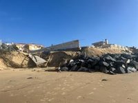 Vecinos de El Portil (Huelva) lamentan que el núcleo "se muere" con la pérdida de playa y pide "soluciones" a Costas