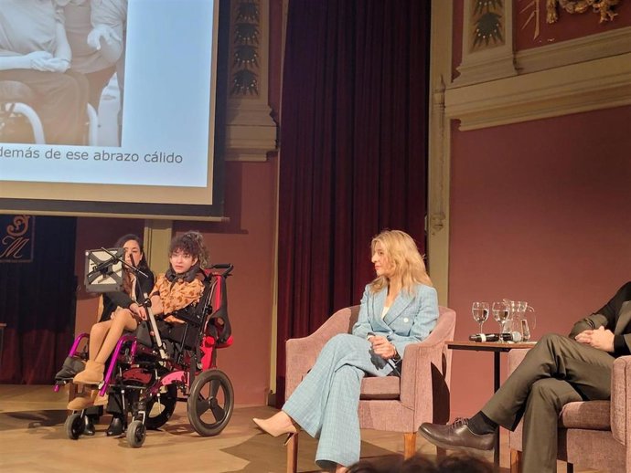Isabella Arias, una joven de 14 años con parálisis cerebral, en el acto 'Somos personas con discapacidad'.