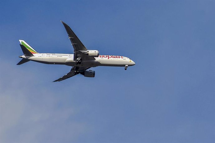 Archivo - Un avión de la aerolínea Ethiopian Airlines a su llegada al aeropuerto de Marsella, en Francia (archivo)