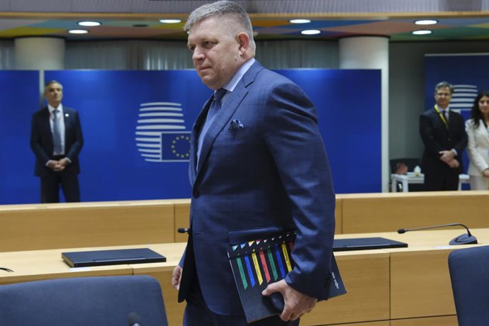 Archivo - El primer ministro Eslovaquia, Robert Fico, durante una reunión de líderes en Bruselas