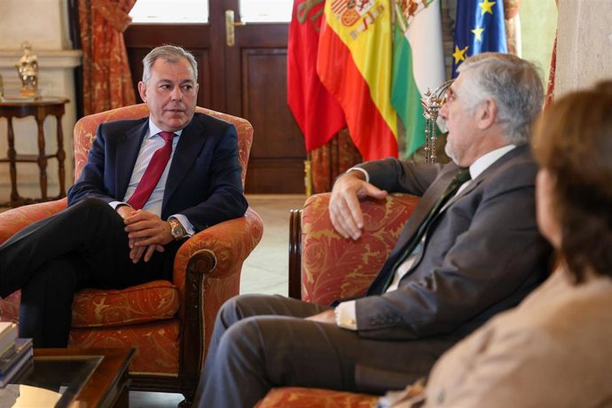 Sanz con el embajador de Portugal en España