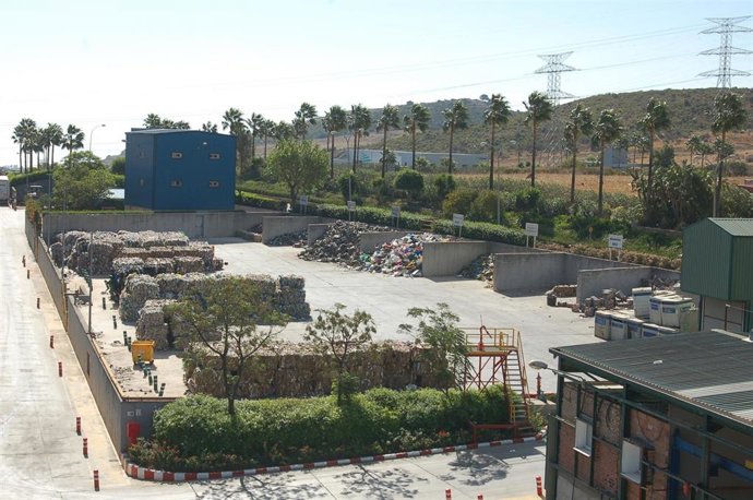 Recogida y tratamiento de residuos en la Costa del Sol Occidental.