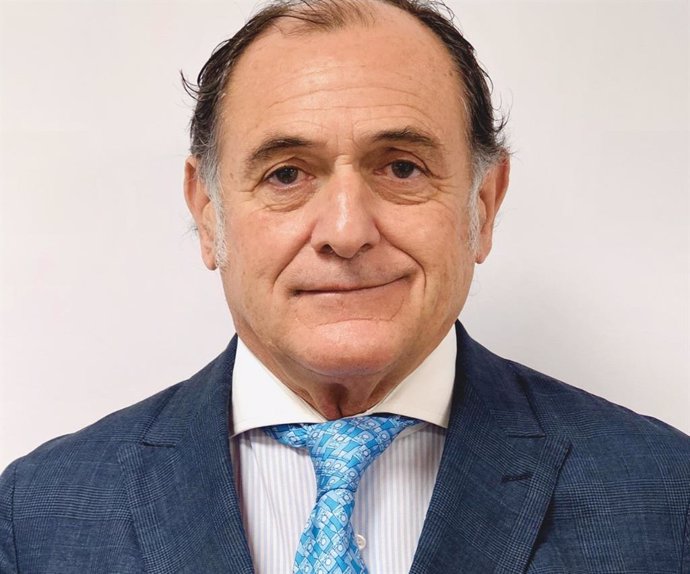 Archivo - El doctor Nicolás Maestro Sarrión, presidente electo 2024 de la AECEP.