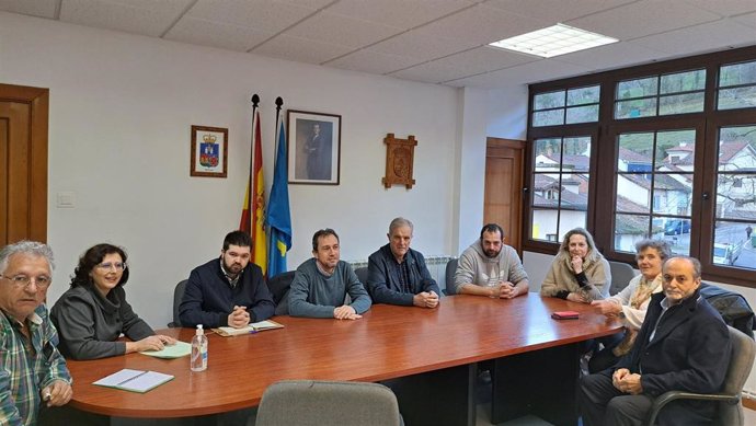 Reunión de Oviedo Zapico con alcaldes.