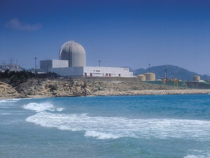 Archivo - Central nuclear de Vandellós II, en Tarragona (España).