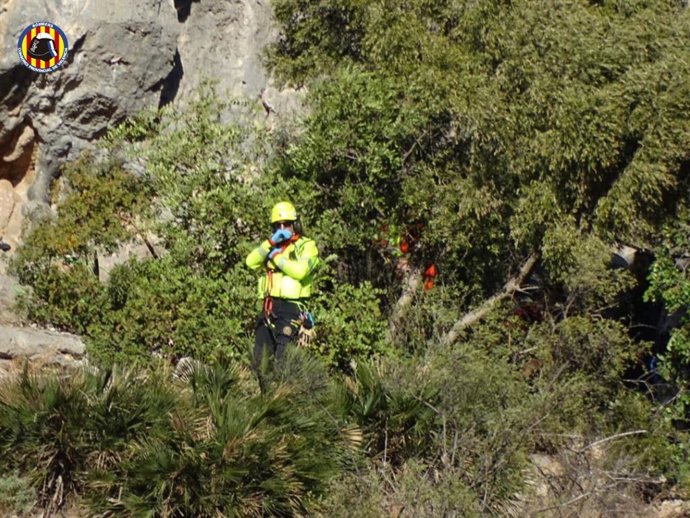 Mor una jove en precipitar-se des d'uns 25 metres d'altura en la zona de la Penya-roja de Gandia (Valncia)