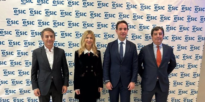 La vicepresidenta segunda del Gobierno de Aragón, Mar Vaquero, participa en la jornada de ESIC 'Perspectivas económicas en Aragón para 2024'.