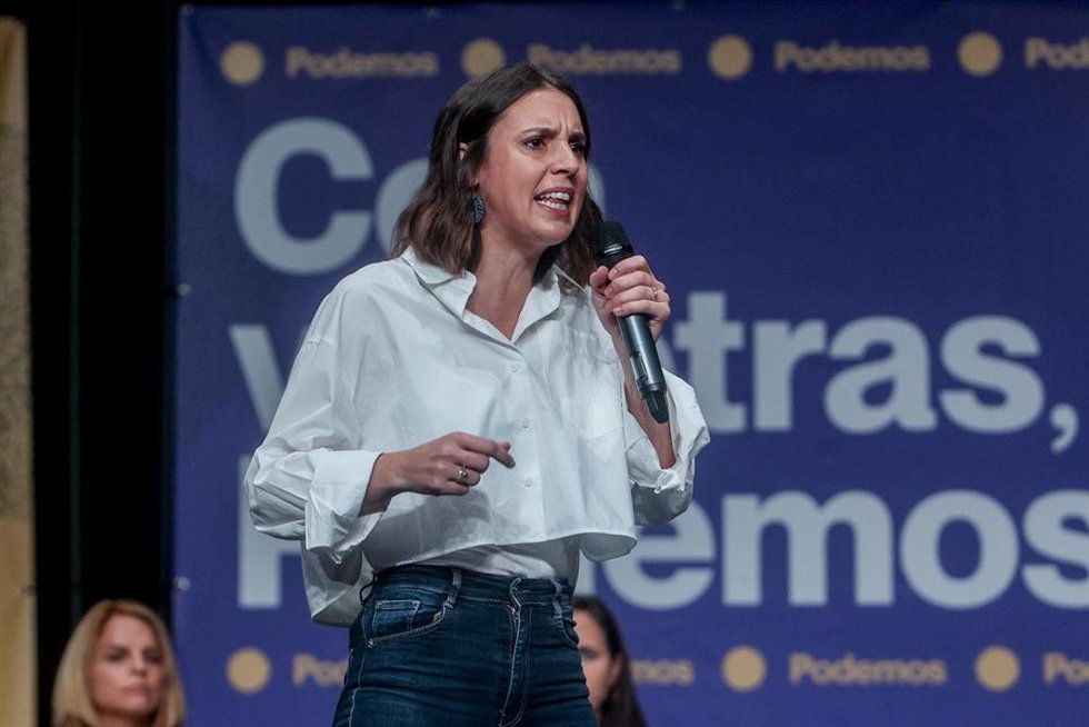 Archivo - La secretaria de Acción de Gobierno de Podemos y ministra de Igualdad en funciones, Irene Montero, interviene durante una Conferencia Política del partido, en el Círculo de Bellas Artes, a 4 de noviembre de 2023, en Madrid (España).
