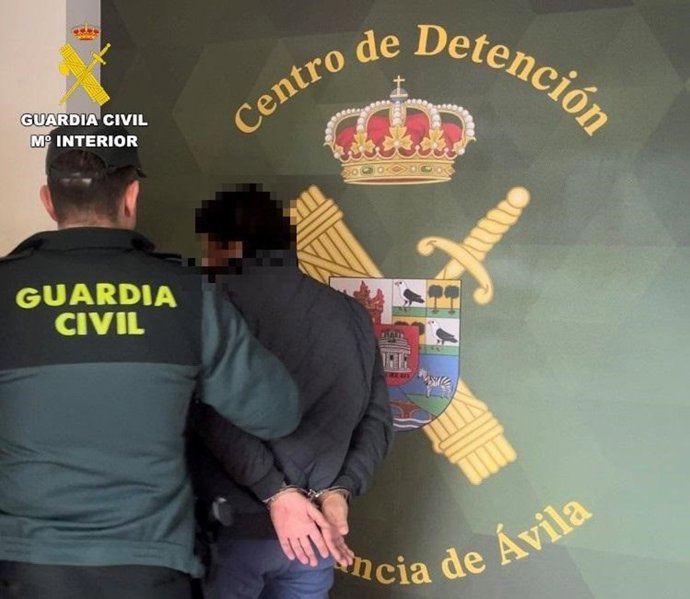 Detención del hombre por parte de la Guardia Civil.