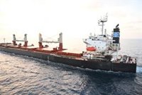 Un buque militar indio acude en ayuda del barco atacado el miércoles en el golfo de Adén